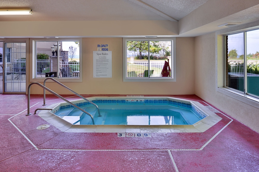 holiday inn express and suites st joseph by ihg