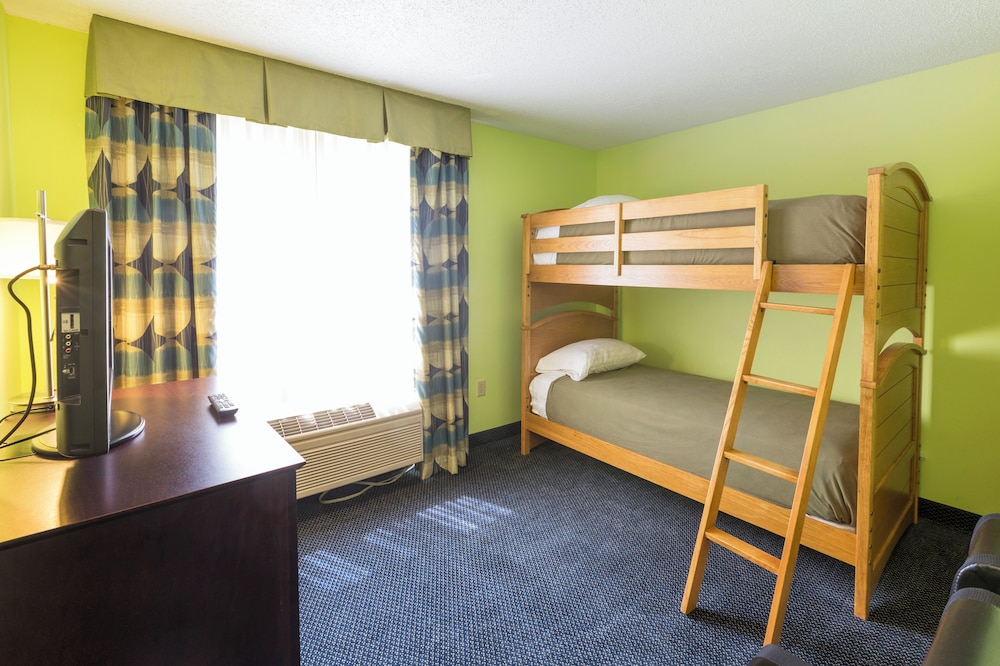 holiday inn express and suites st joseph by ihg