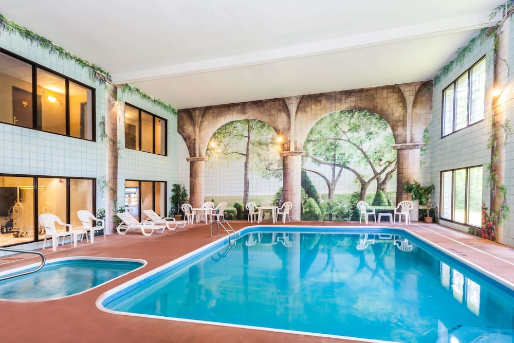 Baymont By Wyndham New Buffalo,Michigan>>Benton Harbor,3 star