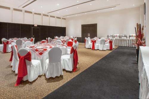 crowne plaza toluca lancaster by ihg