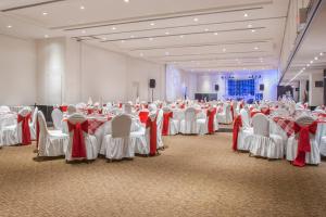 crowne plaza toluca lancaster by ihg