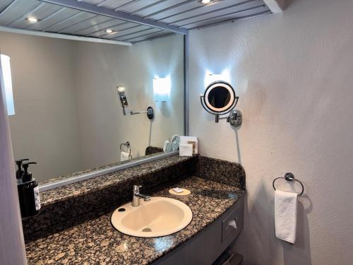 crowne plaza toluca lancaster by ihg