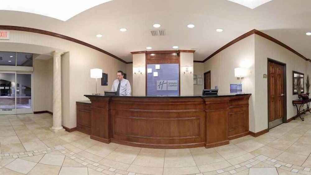 holiday inn express and suites farmington by ihg