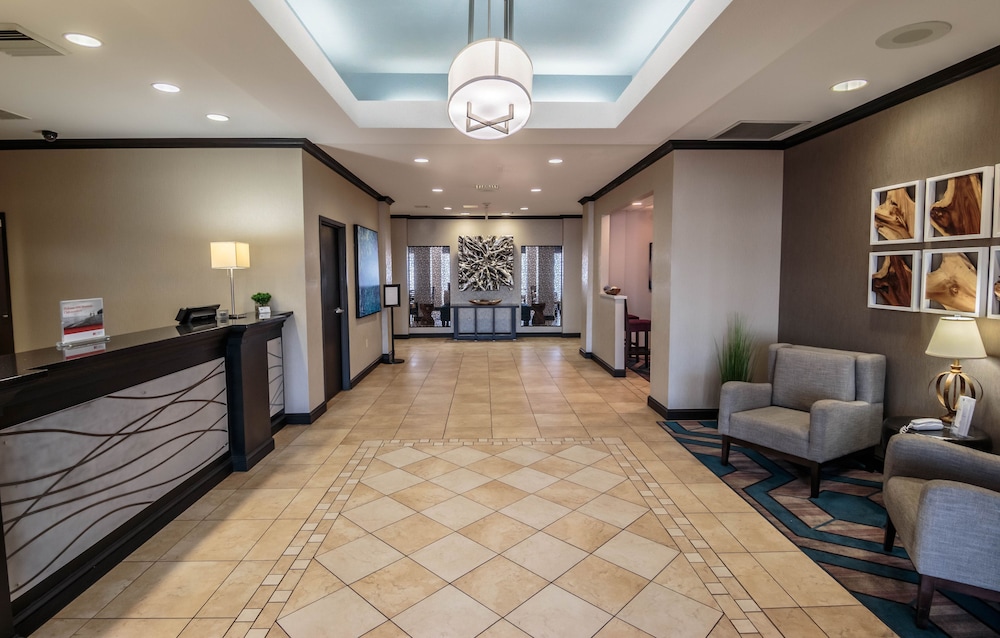 holiday inn express and suites farmington by ihg
