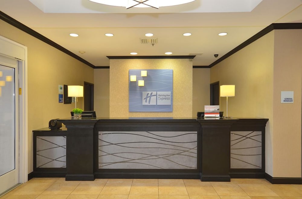 holiday inn express and suites farmington by ihg