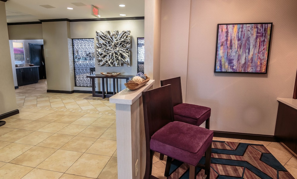 holiday inn express and suites farmington by ihg