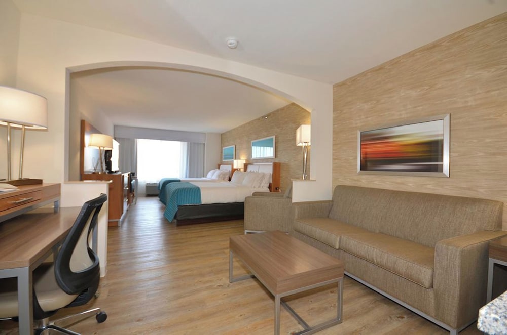 holiday inn express and suites farmington by ihg