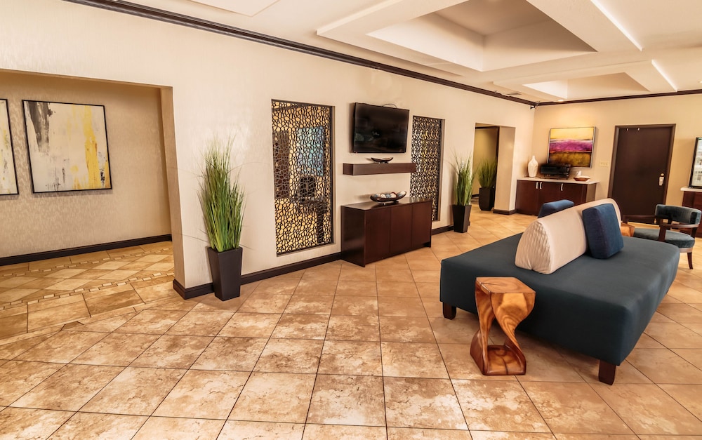 holiday inn express and suites farmington by ihg