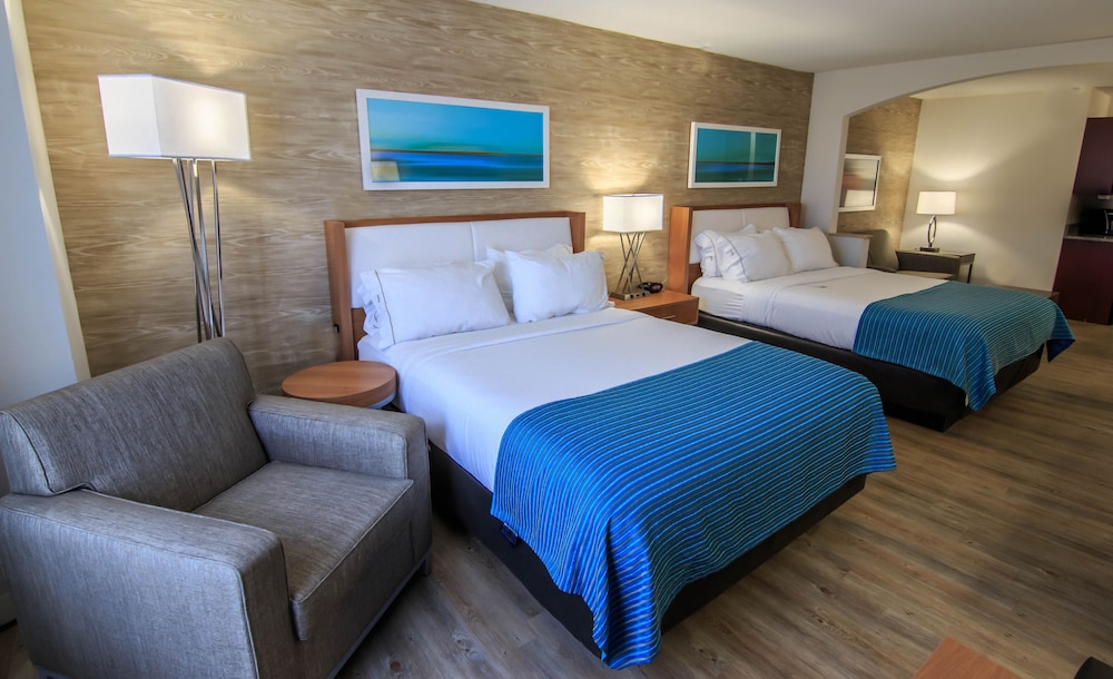 holiday inn express and suites farmington by ihg