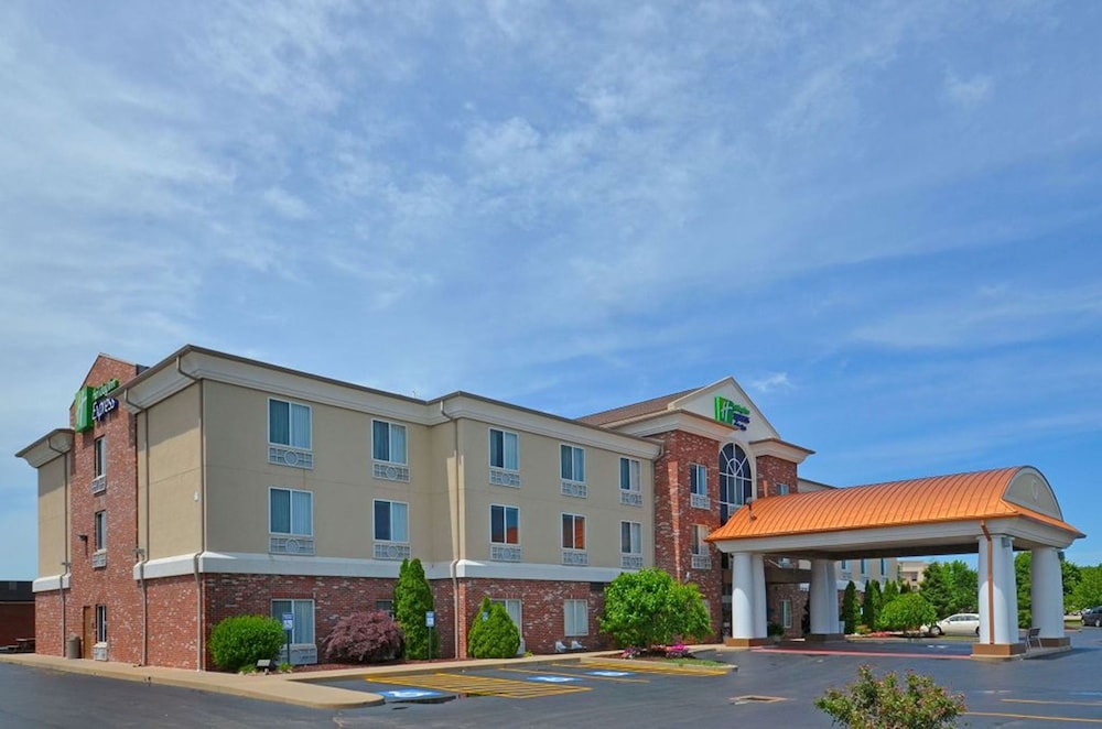 holiday inn express and suites farmington by ihg