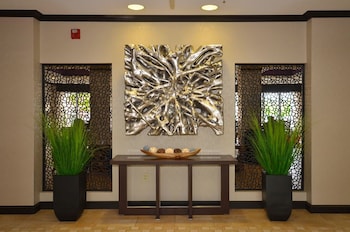 holiday inn express and suites farmington by ihg