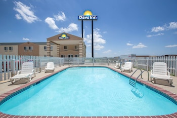Days Inn By Wyndham Butler,Clinton>>Butler,3 star