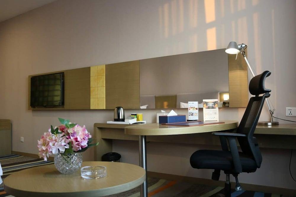 Vyluk Baiyun International Airport Hotel,,3 star