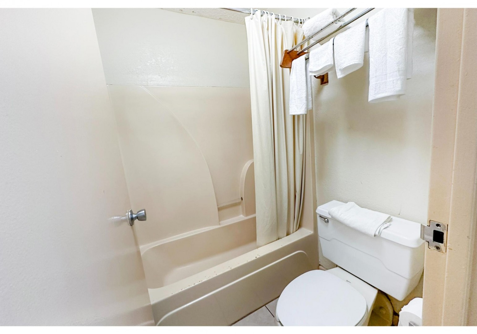 super inn and suites by oyo milledgeville