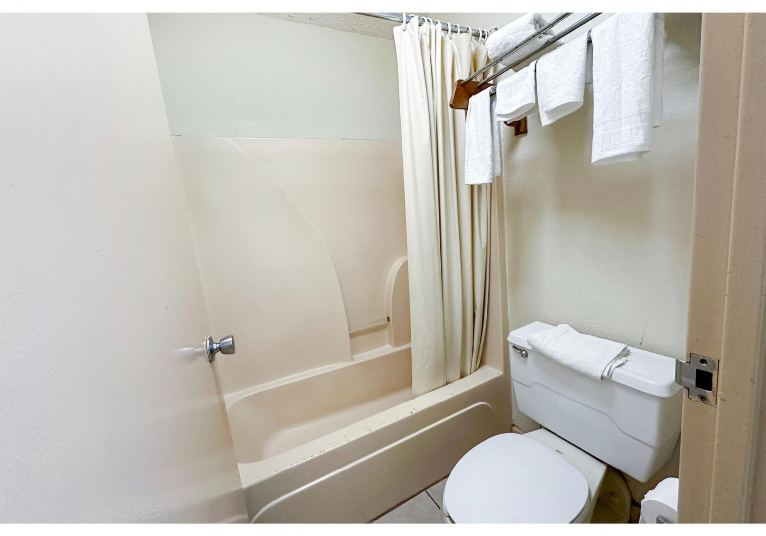 super inn and suites by oyo milledgeville