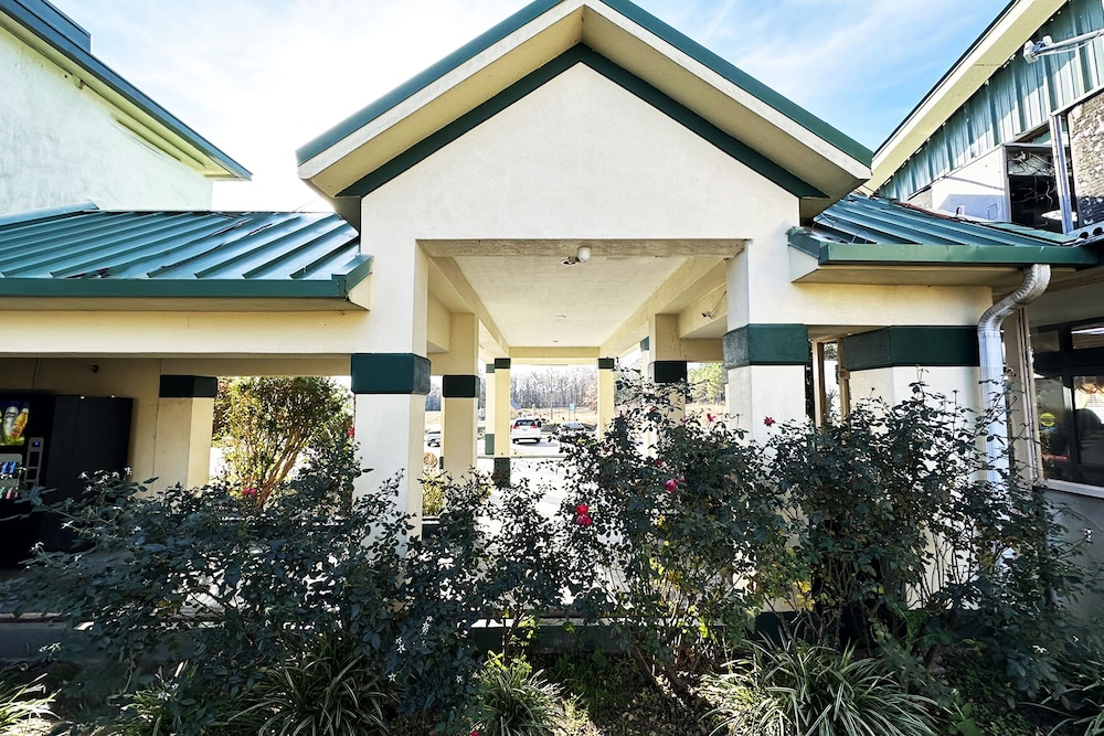 super inn and suites by oyo milledgeville