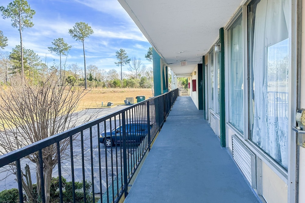 super inn and suites by oyo milledgeville