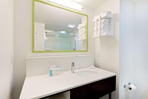 hampton inn and suites orlando intl dr n