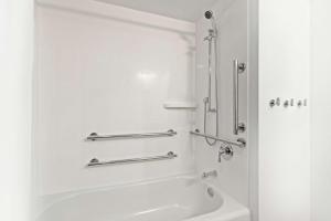 hampton inn and suites orlando intl dr n