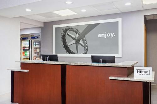 hampton inn and suites orlando intl dr n