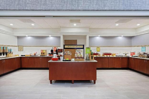 hampton inn and suites orlando intl dr n