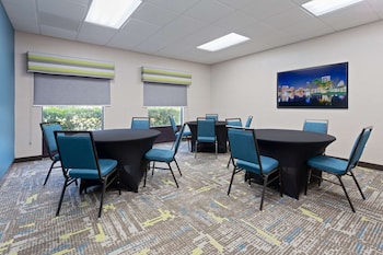 hampton inn and suites orlando intl dr n