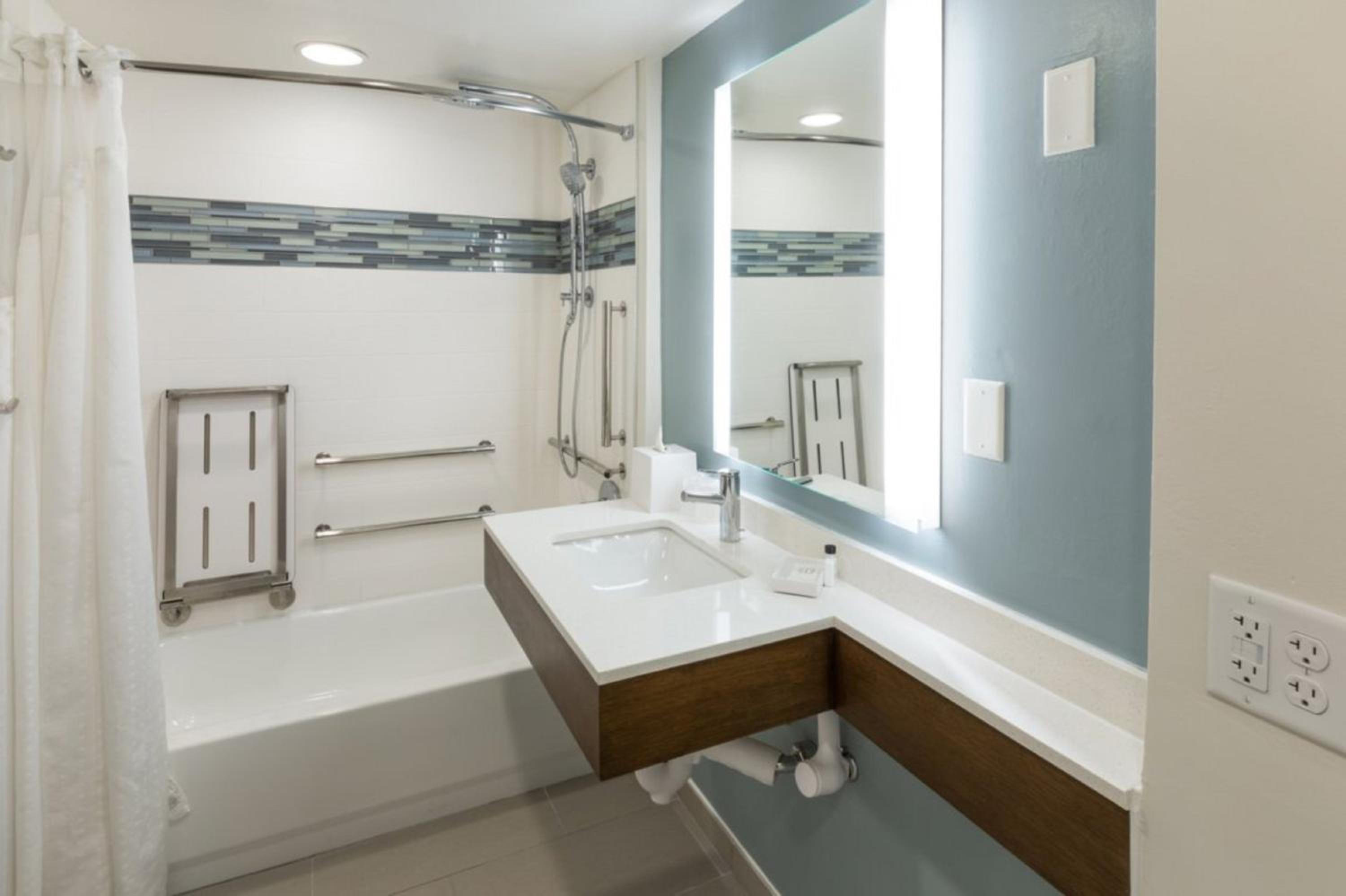 even hotel chicago tinley park conv ctr by ihg