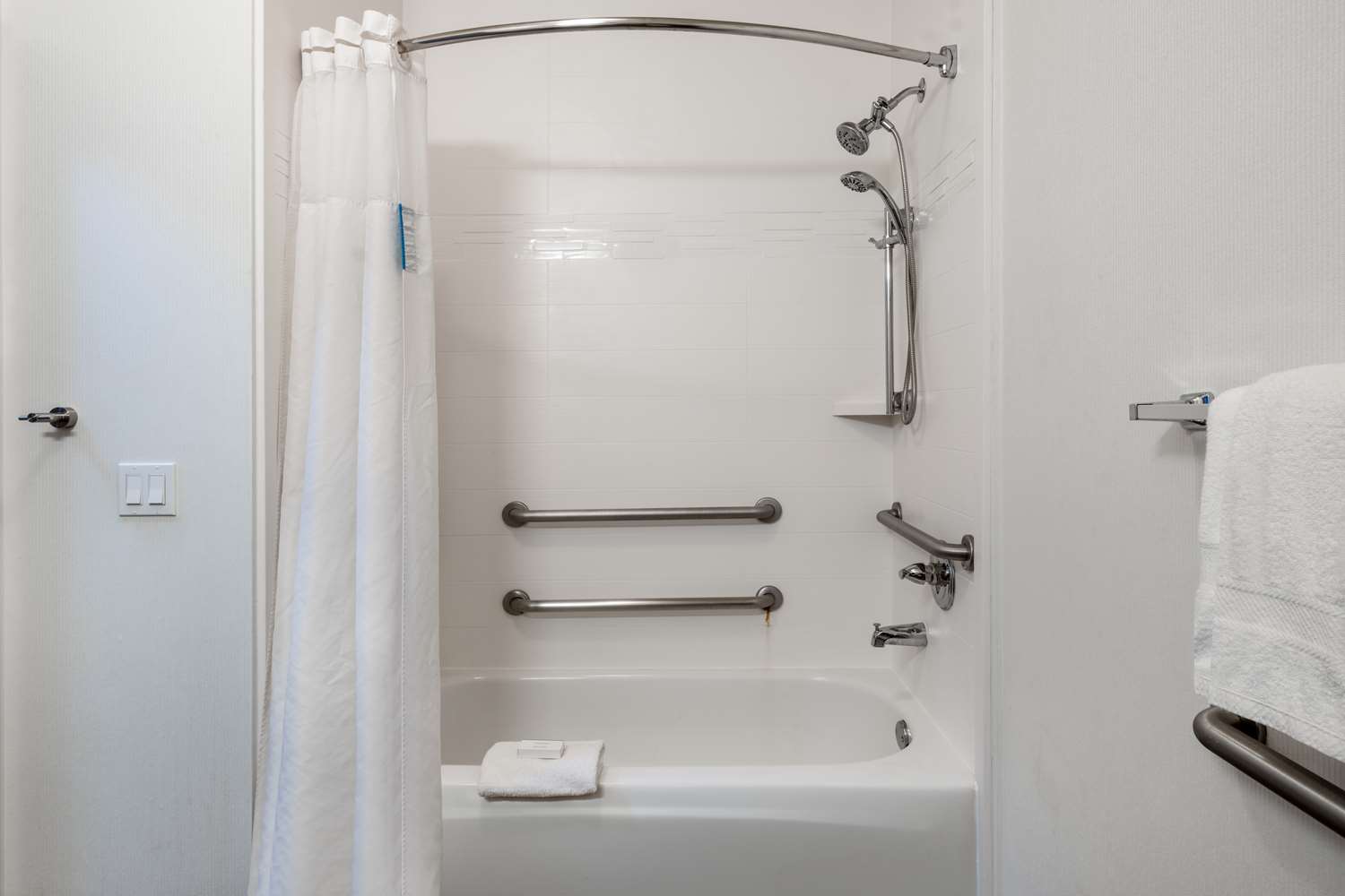 hampton inn by hilton irvine east lake forest
