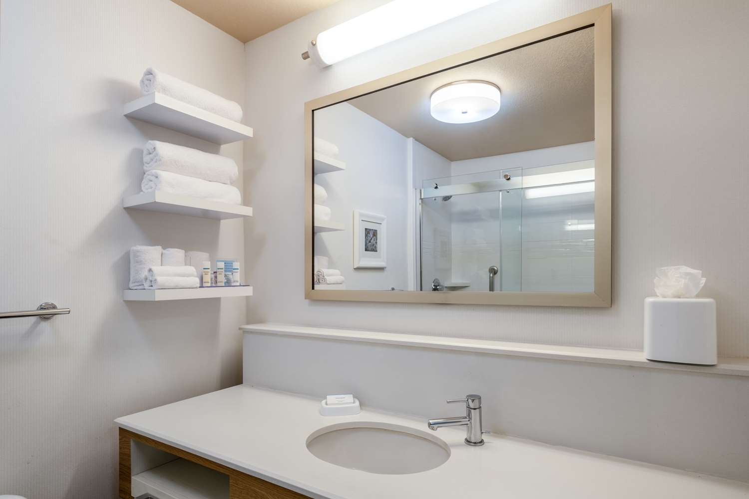 hampton inn by hilton irvine east lake forest