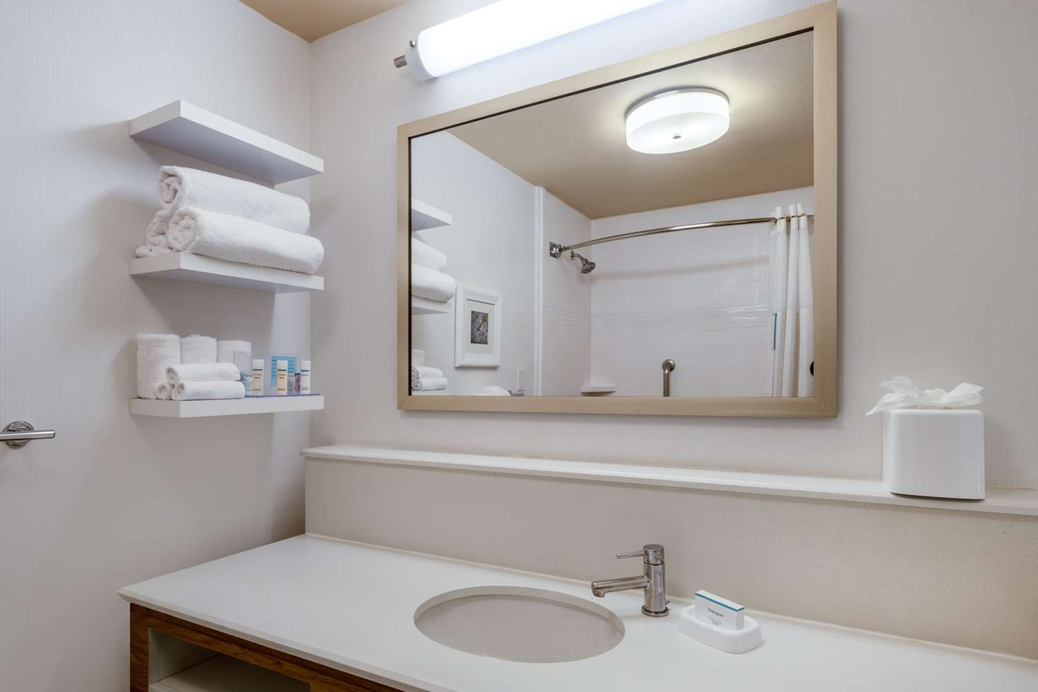 hampton inn by hilton irvine east lake forest