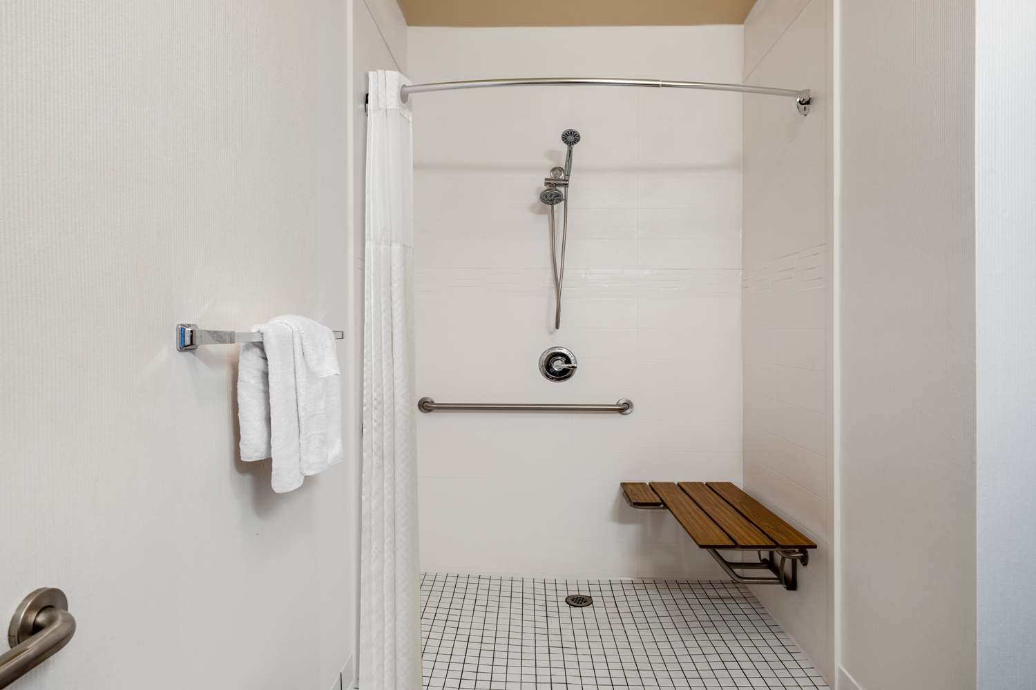 hampton inn by hilton irvine east lake forest