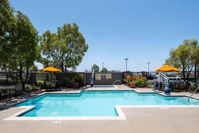 hampton inn by hilton irvine east lake forest