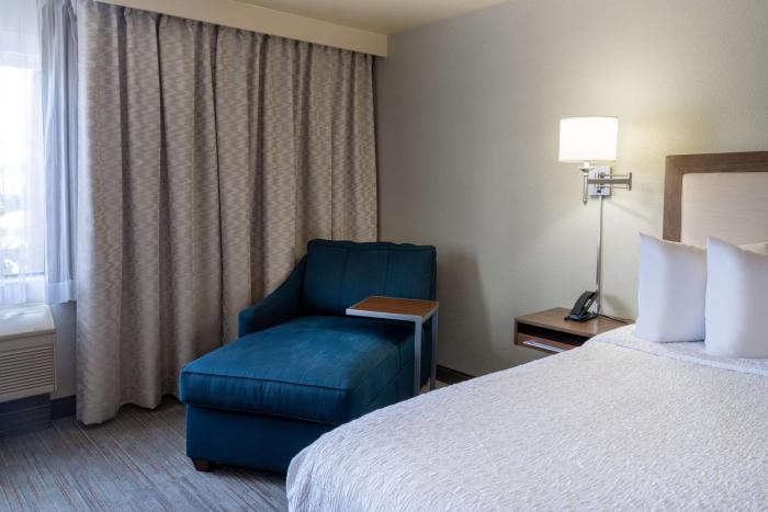 hampton inn by hilton irvine east lake forest