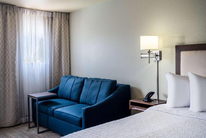 hampton inn by hilton irvine east lake forest
