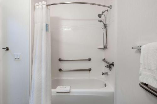 hampton inn by hilton irvine east lake forest