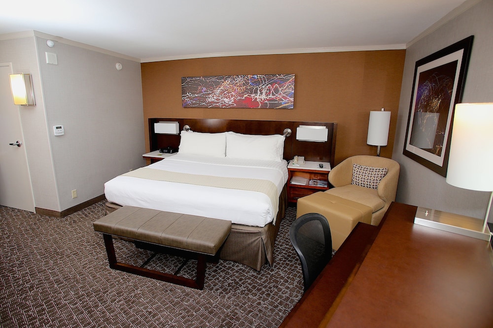 holiday inn long beach airport