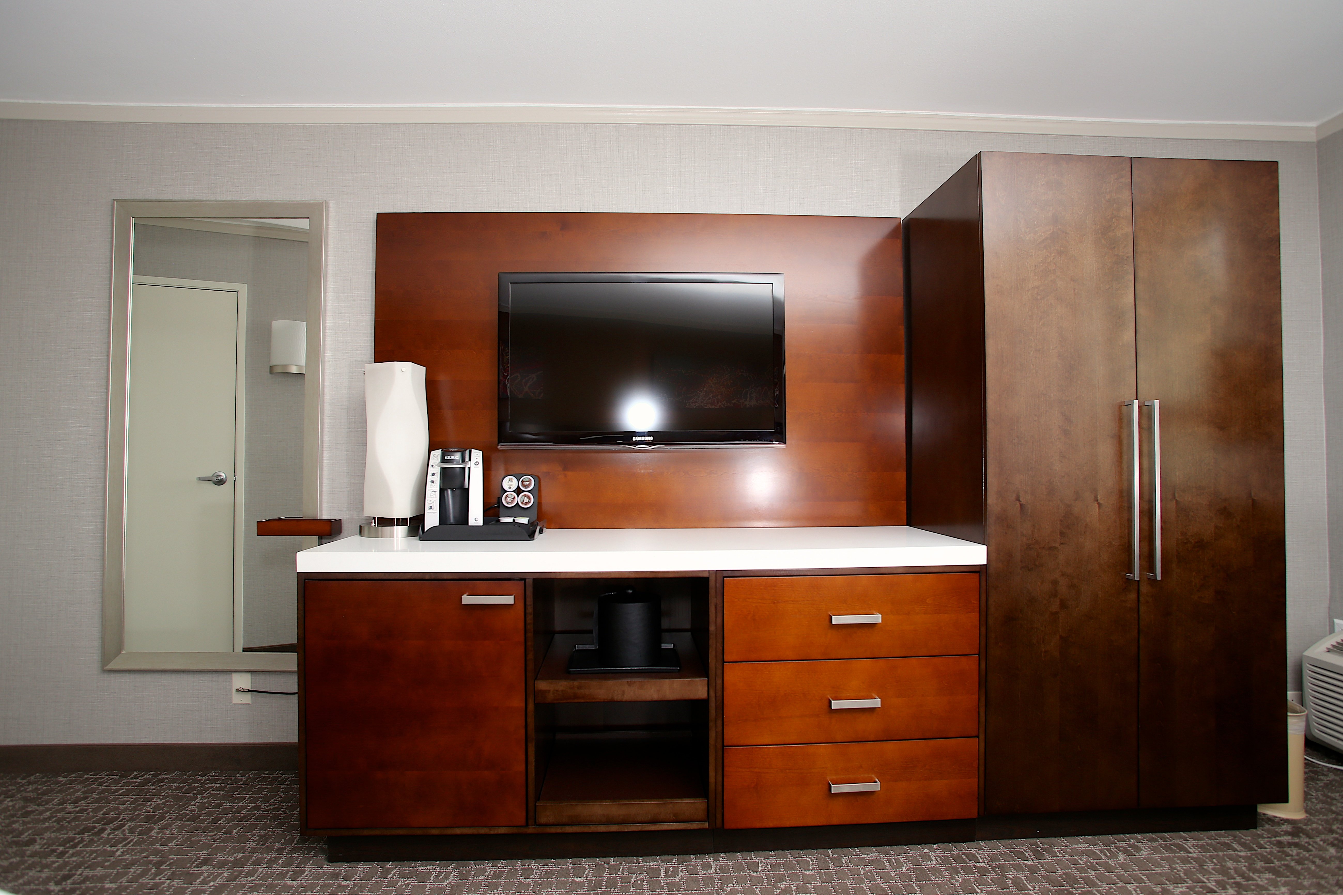 holiday inn long beach airport