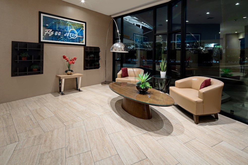 holiday inn long beach airport