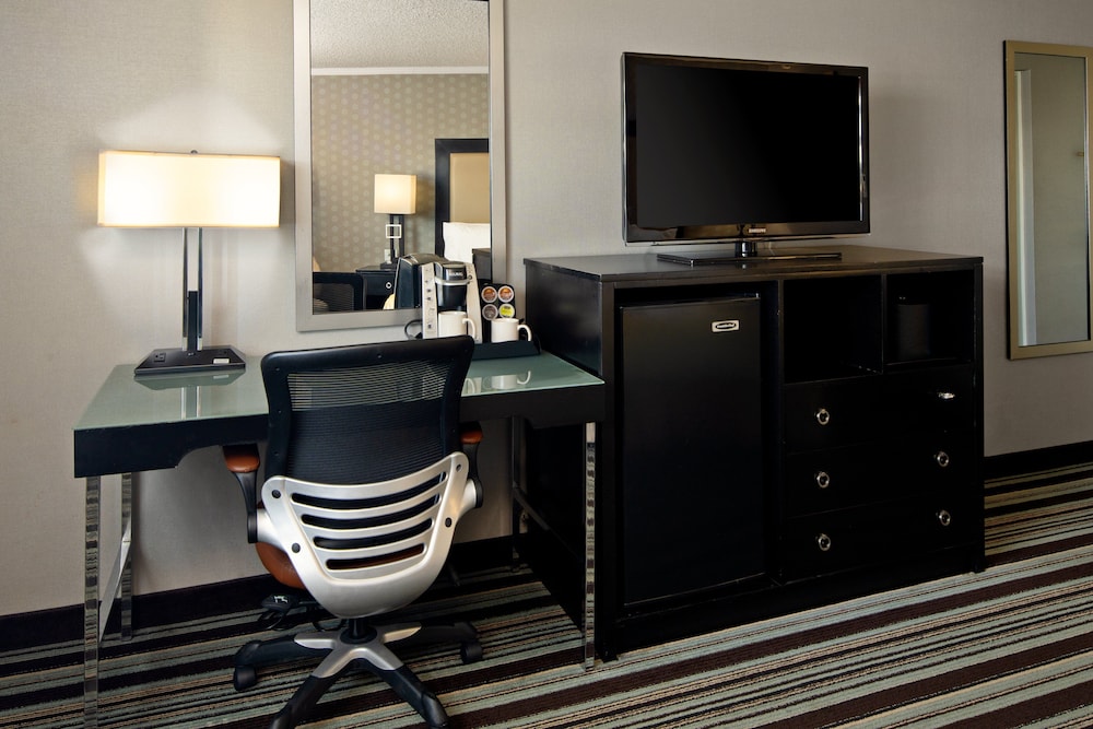 holiday inn long beach airport