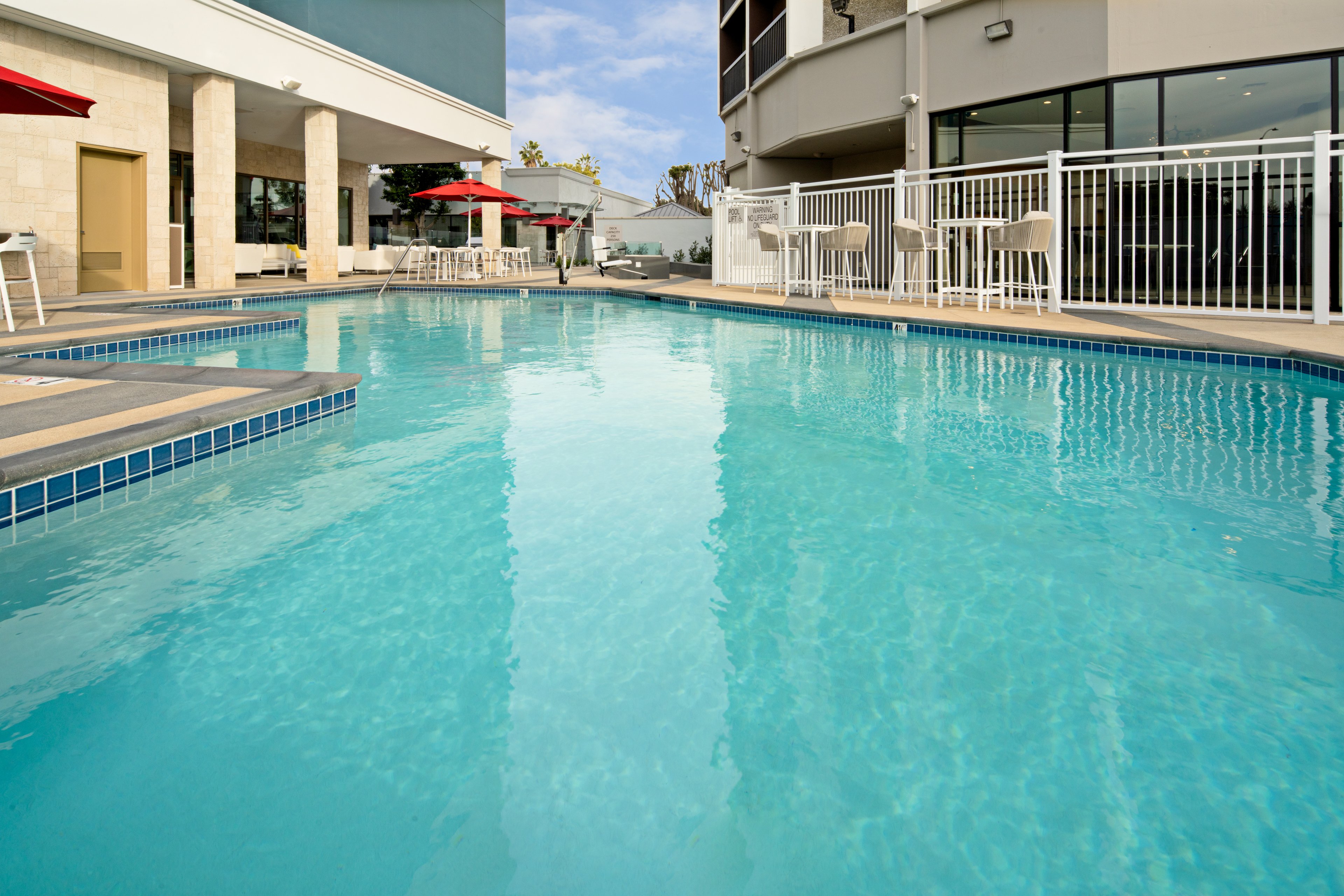 holiday inn long beach airport