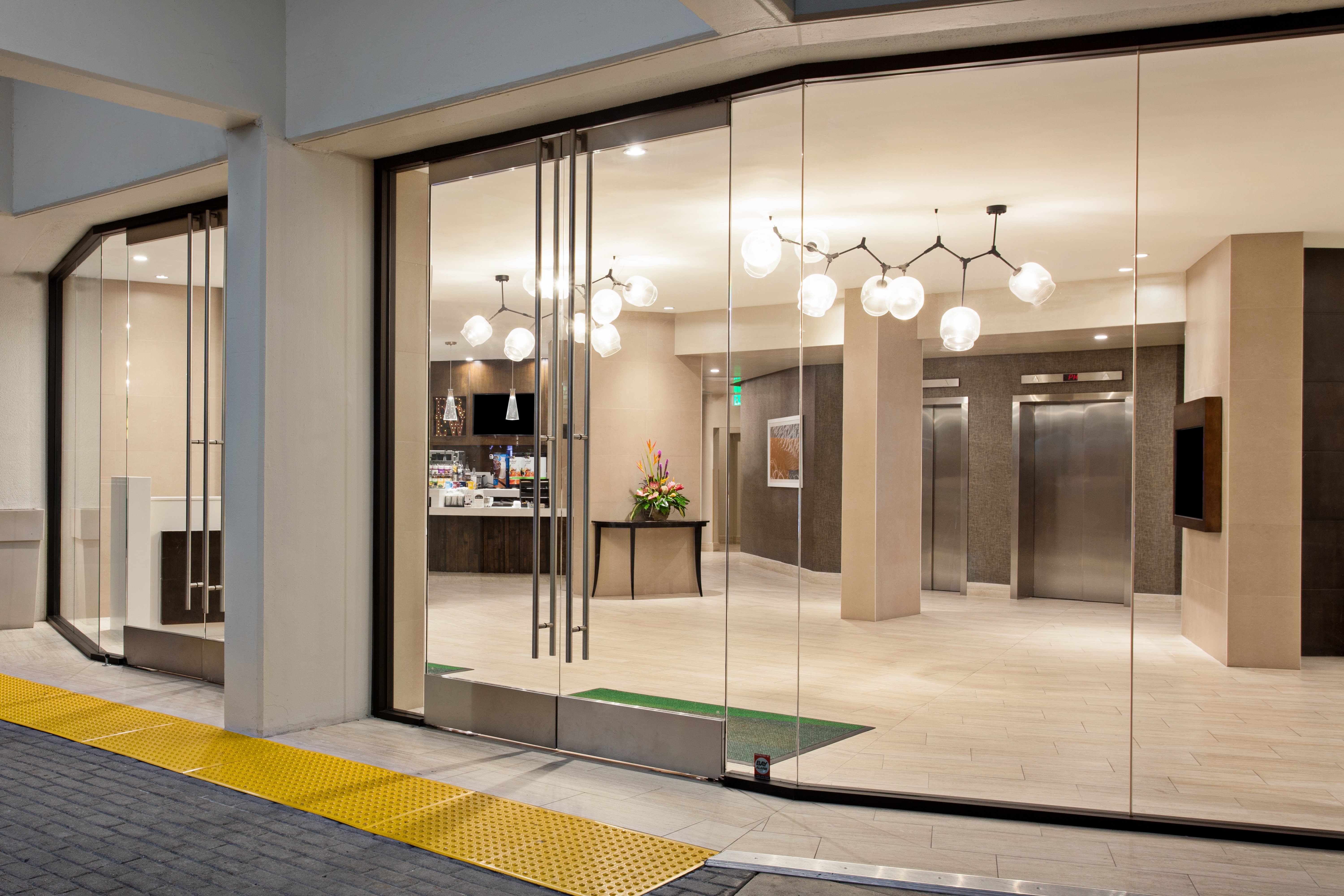 holiday inn long beach airport