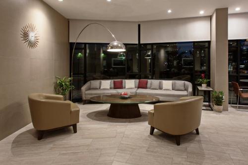 holiday inn long beach airport