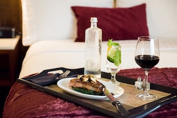 Holiday Inn Long Beach Airport,Long Beach>>California,4 star