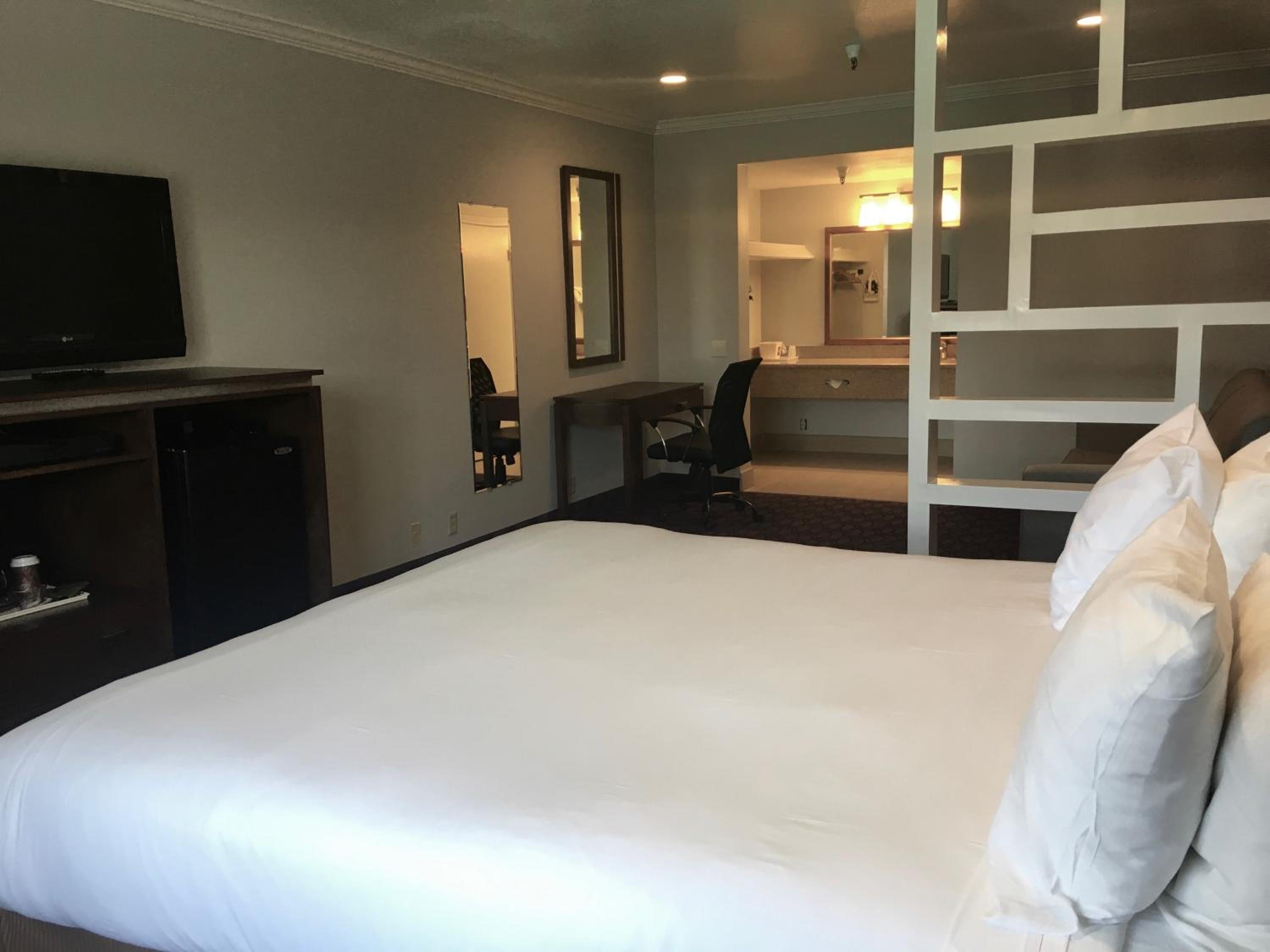 hotel pacific manhattan beach