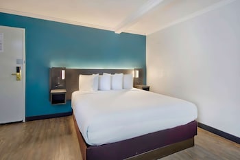 studio 6 suites lawndale ca south bay