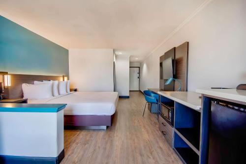 studio 6 suites lawndale ca south bay