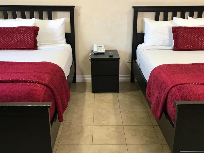 nite inn walking distance to universal studios hollywood