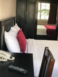 nite inn walking distance to universal studios hollywood