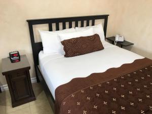 nite inn walking distance to universal studios hollywood