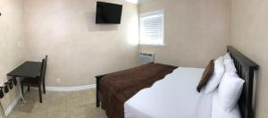 nite inn walking distance to universal studios hollywood